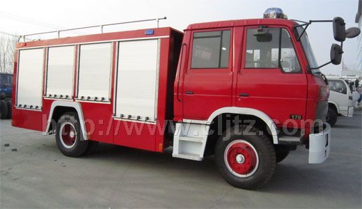 東風(fēng)145泡沫消防車(chē)