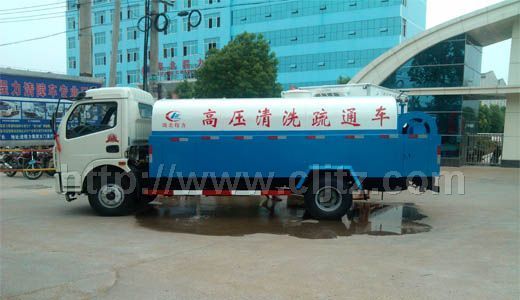 東風(fēng)多利卡高壓清洗灑水兩用車(chē)